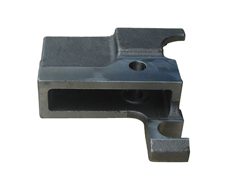 Lower pivot of forklift