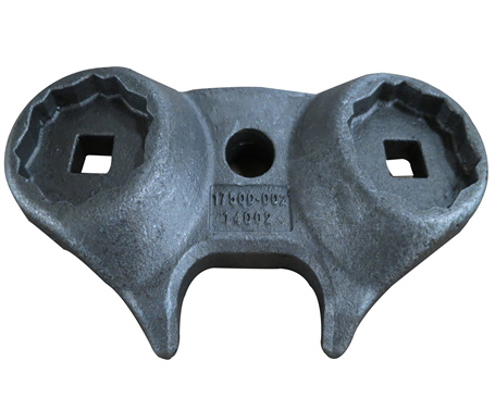 Towing hitch connecting plate of heavy duty truck